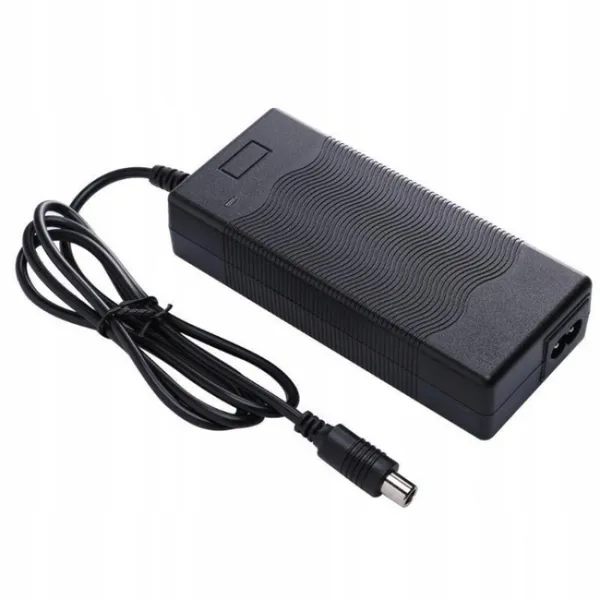 Adaptateur de charge 42V 2A pour trottinette électrique destiné au dropshipping_voghion.com