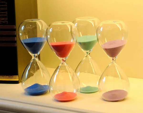 Creative Hourglass 5-Minute Sand Timer For Desk Decor And Time Management_voghion.com