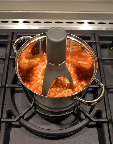 Le mélangeur automatique unique pour poêles - Pieds en nylon plus longs - Ustensiles de cuisine - Fouet mélangeur triangulaire automatique_voghion.com