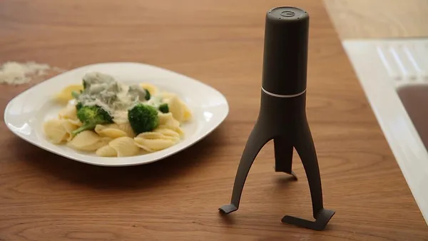 Le mélangeur automatique unique pour poêles - Pieds en nylon plus longs - Ustensiles de cuisine - Fouet mélangeur triangulaire automatique_voghion.com
